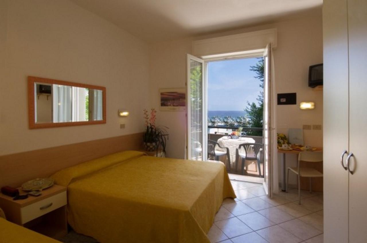 Hotel Des Bains Cattolica Eksteriør bilde